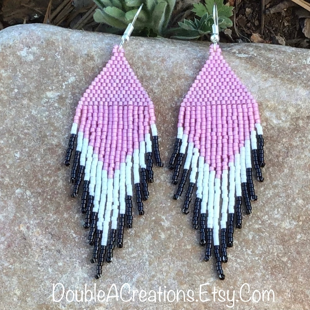 𝅺Pink and Black Beaded Earrings with Fringe, New, Handmade By Me - Picture 5 of 8